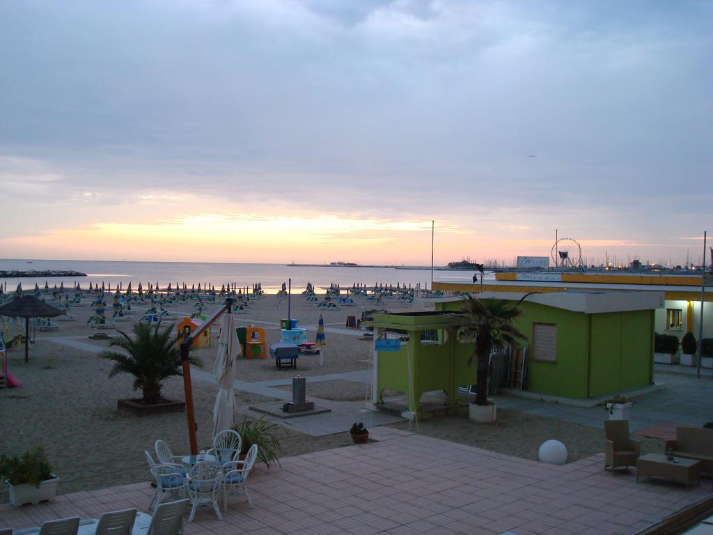 Hotel Villa Ersilia Rimini B&B Eksteriør bilde