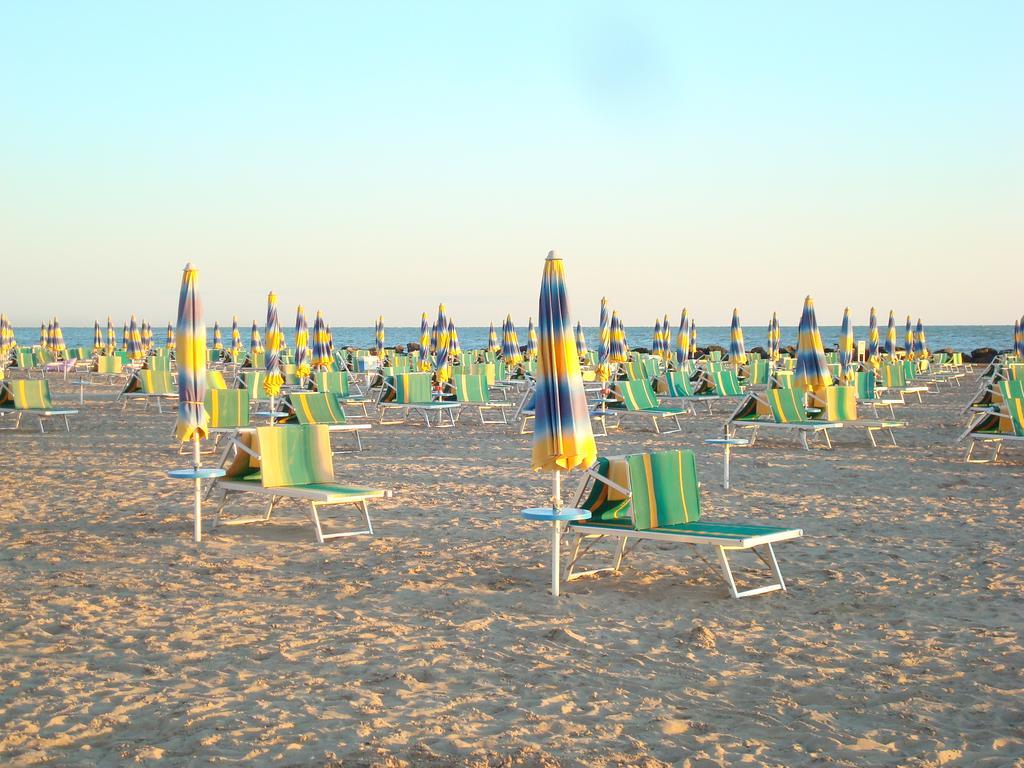 Hotel Villa Ersilia Rimini B&B Eksteriør bilde